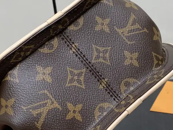 Aaa replica bags LOUIS VUITTON Around Me PM