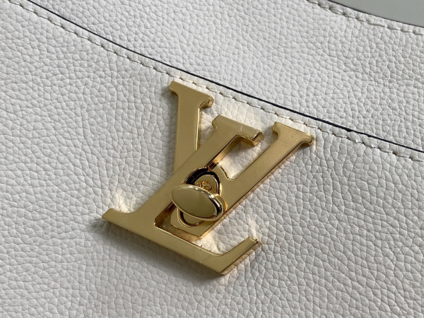 LOUIS VUITTON Lock and Walk - 20 x 20.5 x 12CM