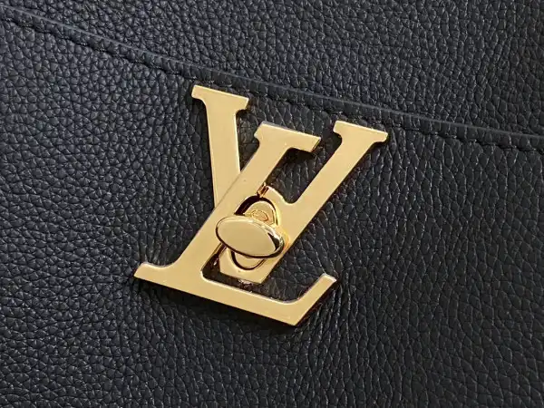 Frstbag ru LOUIS VUITTON Lock and Walk - 20 x 20.5 x 12CM