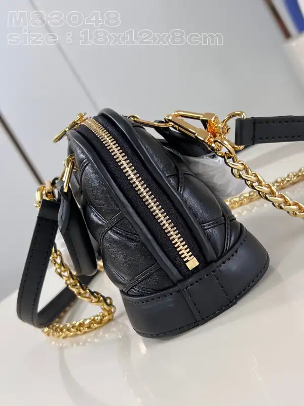 First bag ru LOUIS VUITTON Nano Alma-18*12*8cm