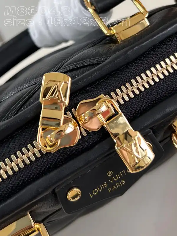 First bag ru LOUIS VUITTON Nano Alma-18*12*8cm