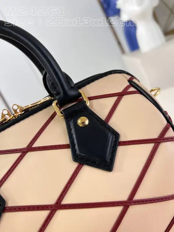 Repladies offers premium fake Louis bags at unbeatable prices. Our products are cheap because we focus on direct sales LOUIS VUITTON SPEEDY BANDOULIÈRE 20