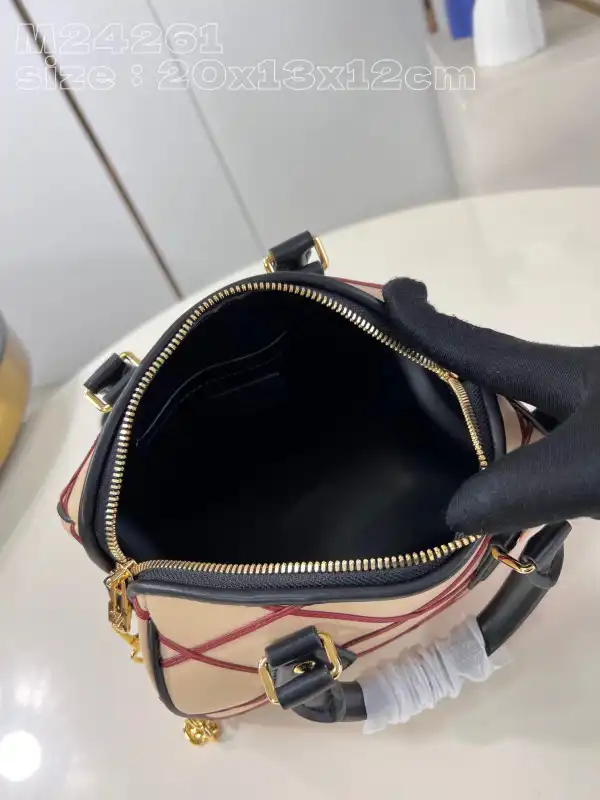 Repladies offers premium fake Louis bags at unbeatable prices. Our products are cheap because we focus on direct sales LOUIS VUITTON SPEEDY BANDOULIÈRE 20