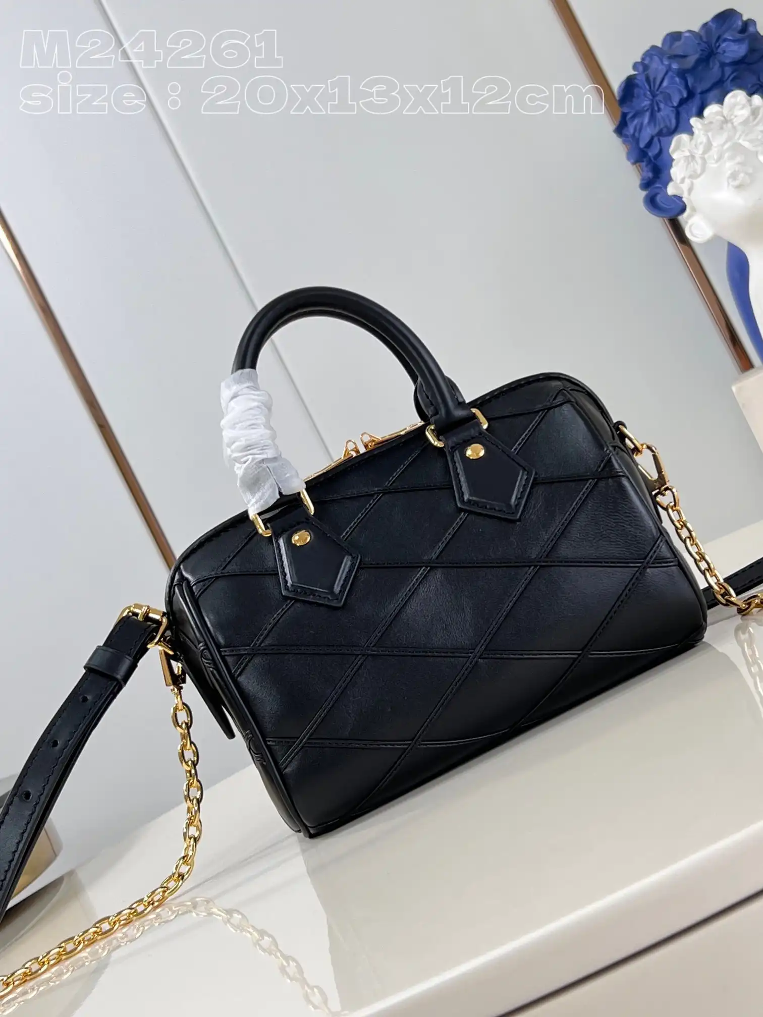 First bag ru LOUIS VUITTON SPEEDY BANDOULIÈRE 20