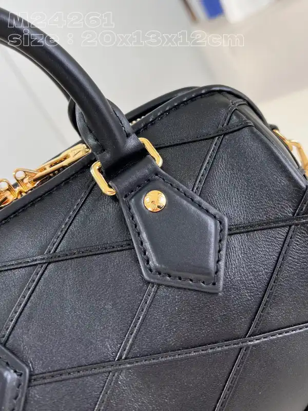 Repladies offers premium fake Louis bags at unbeatable prices. Our products are cheap because we focus on direct sales LOUIS VUITTON SPEEDY BANDOULIÈRE 20