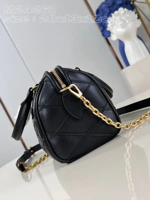 Repladies offers premium fake Louis bags at unbeatable prices. Our products are cheap because we focus on direct sales LOUIS VUITTON SPEEDY BANDOULIÈRE 20