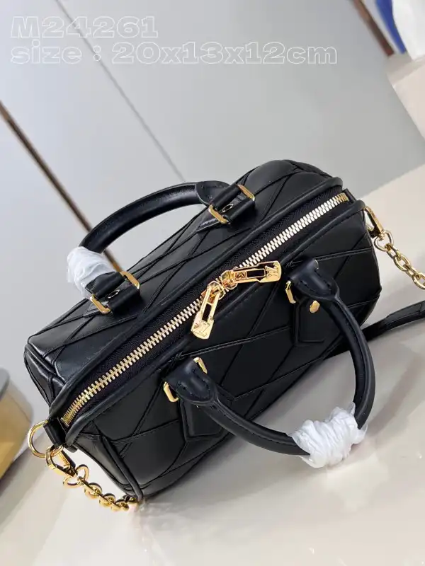 Repladies offers premium fake Louis bags at unbeatable prices. Our products are cheap because we focus on direct sales LOUIS VUITTON SPEEDY BANDOULIÈRE 20