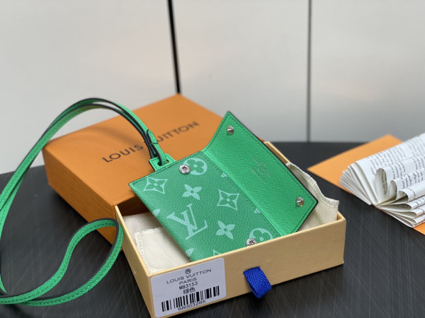 HOT SALE LOUIS VUITTON Card Holder Necklace-7.6*10*0.5CM