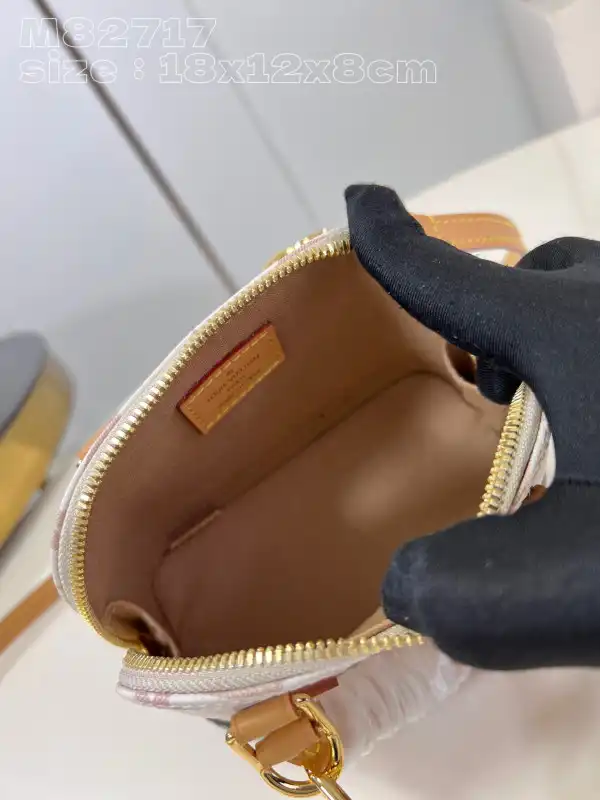 First bag ru LOUIS VUITTON Nano Alma-18*12*8cm