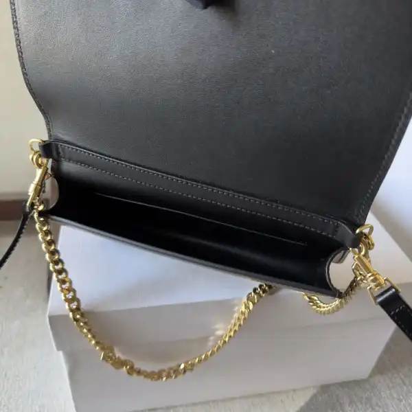 First bag ru CELIN* CHAIN SHOULDER BAG TRIOMPHE