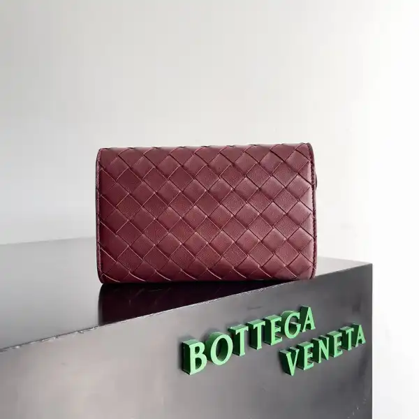 Frstbag ru BOTTEGA VENETA  Andiamo - 19*11.5*3CM