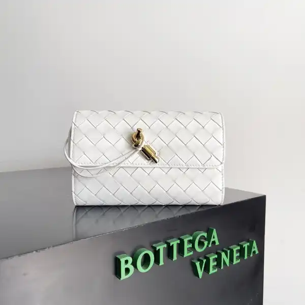 Frstbag ru BOTTEGA VENETA  Andiamo - 19*11.5*3CM