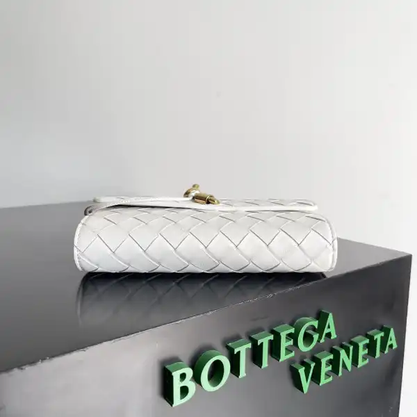 BOTTEGA VENETA  Andiamo - 19*11.5*3CM