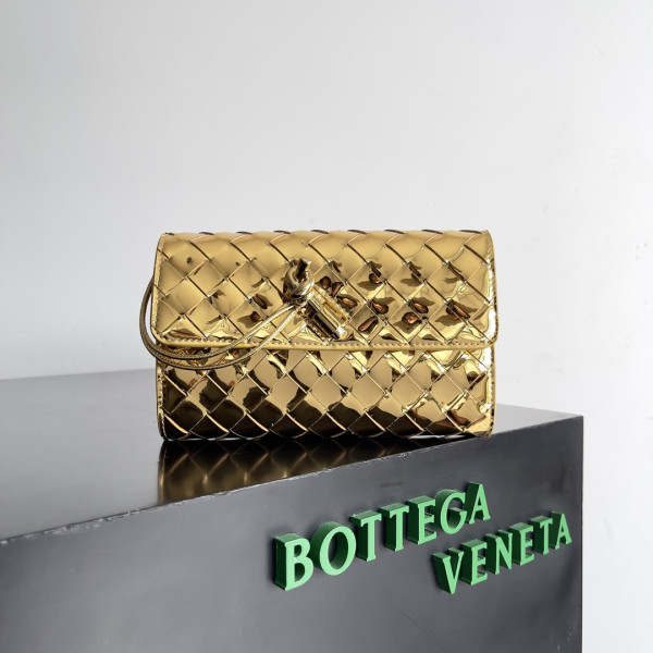 BOTTEGA VENETA  Andiamo - 19*11.5*3CM