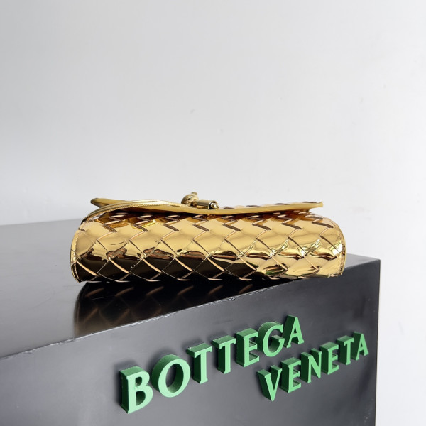 BOTTEGA VENETA  Andiamo - 19*11.5*3CM