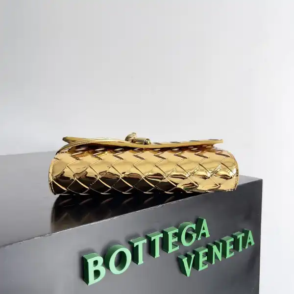 Firstbag Ru BOTTEGA VENETA  Andiamo - 19*11.5*3CM