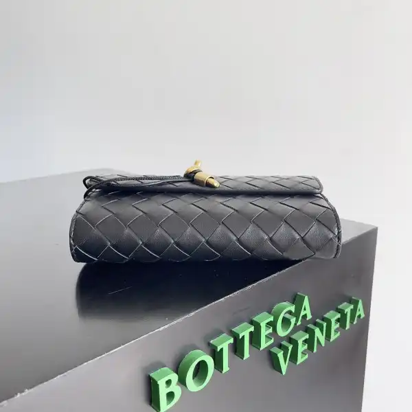 Bagsoffer yupoo BOTTEGA VENETA  Andiamo - 19*11.5*3CM