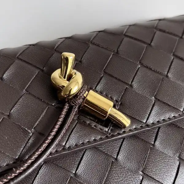 Firstbag Ru BOTTEGA VENETA  Andiamo - 19*11.5*3CM