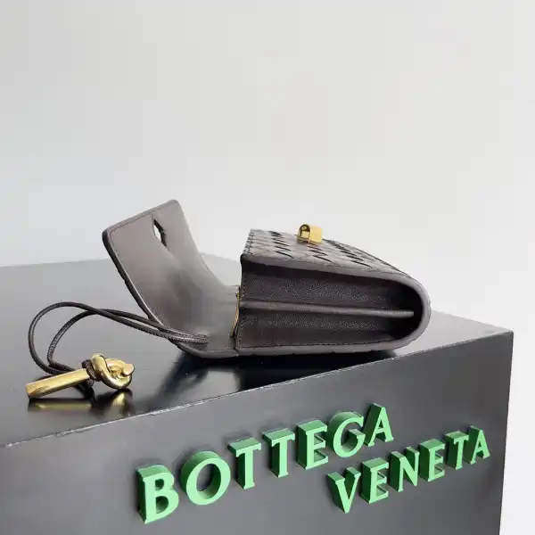 Yupoo bagsoffer BOTTEGA VENETA  Andiamo - 19*11.5*3CM