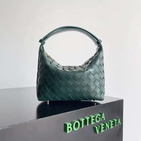 BOTTEGA VENETA  CANDY WALLACE-22*13*9CM