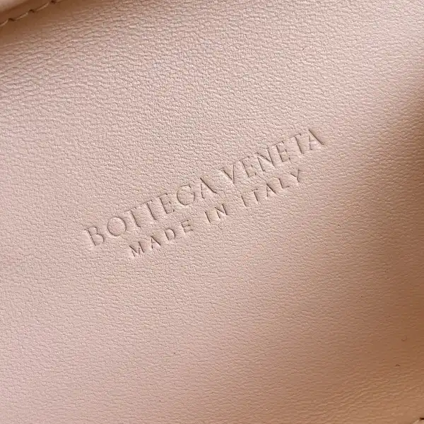 BOTTEGA VENETA Knot Minaudiere-20-12-5.5cm