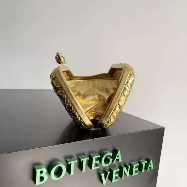 Bagsoffer BOTTEGA VENETA Knot Minaudiere-20-12-5.5cm