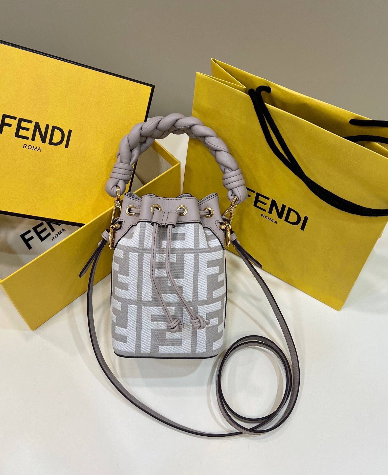 HOT SALE FENDI MON TRESOR-12*18*10CM