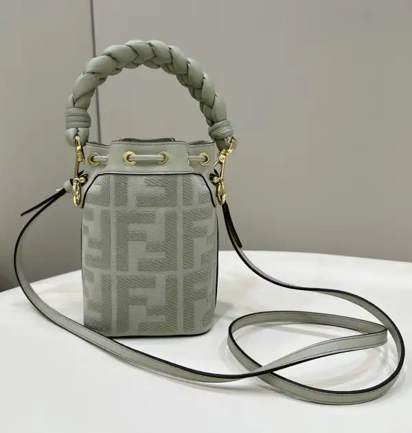 First bag ru FENDI MON TRESOR-12*18*10CM