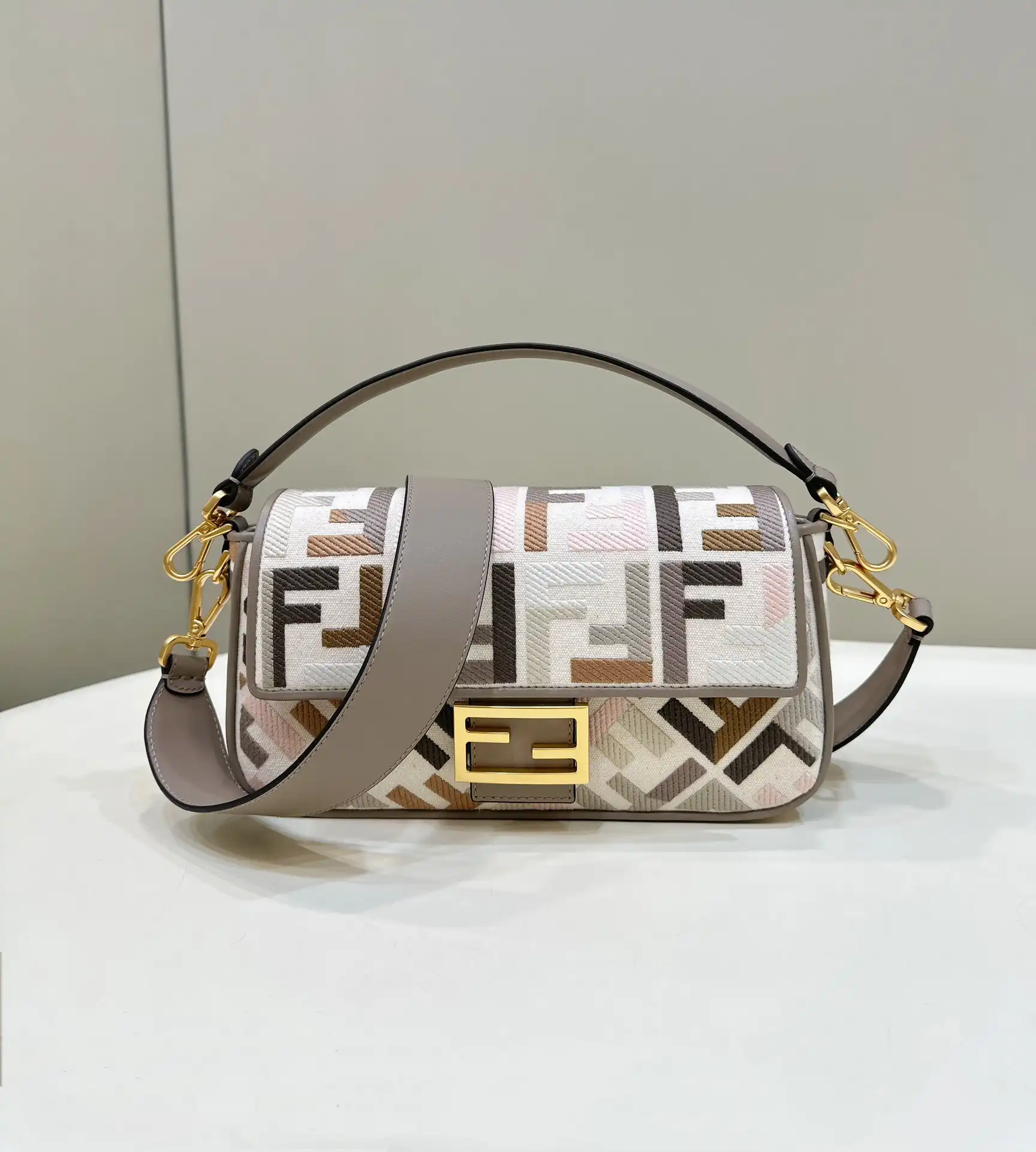 FENDI BAGUETTE-27*6*14CM