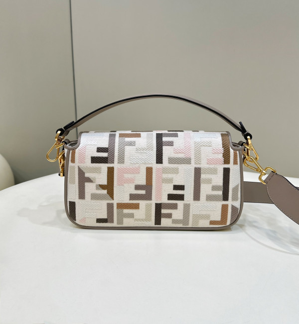 [FREE SHIPPING] FENDI BAGUETTE-27*6*14CM