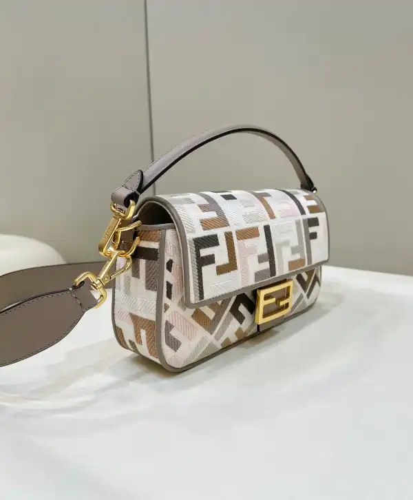 Bagsoffer FENDI BAGUETTE-27*6*14CM