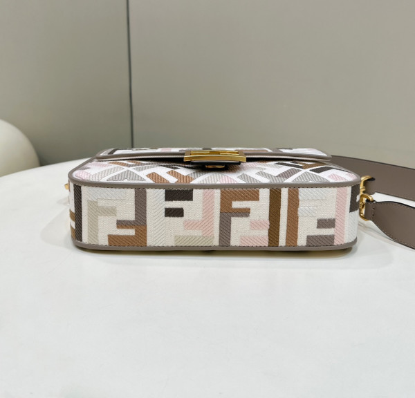 [FREE SHIPPING] FENDI BAGUETTE-27*6*14CM