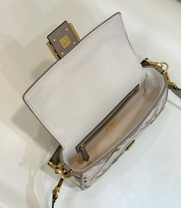 [FREE SHIPPING] FENDI BAGUETTE-27*6*14CM