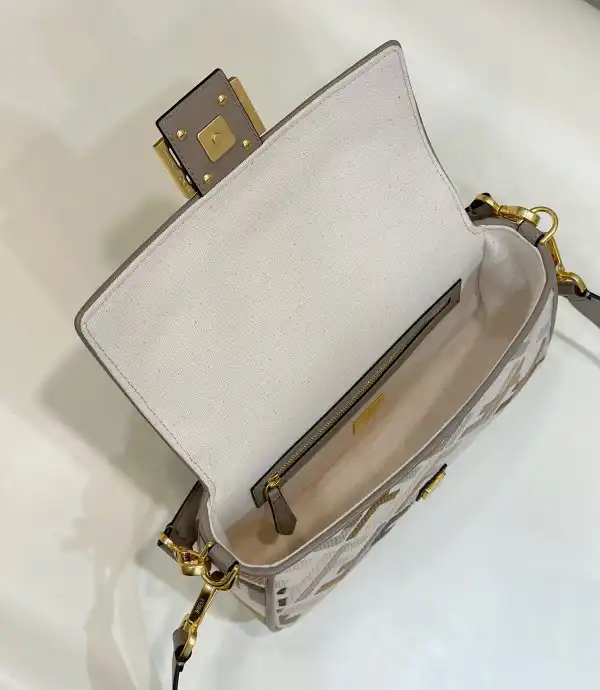 Bagsoffer FENDI BAGUETTE-27*6*14CM