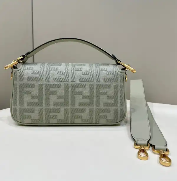 FENDI BAGUETTE-27*6*14CM