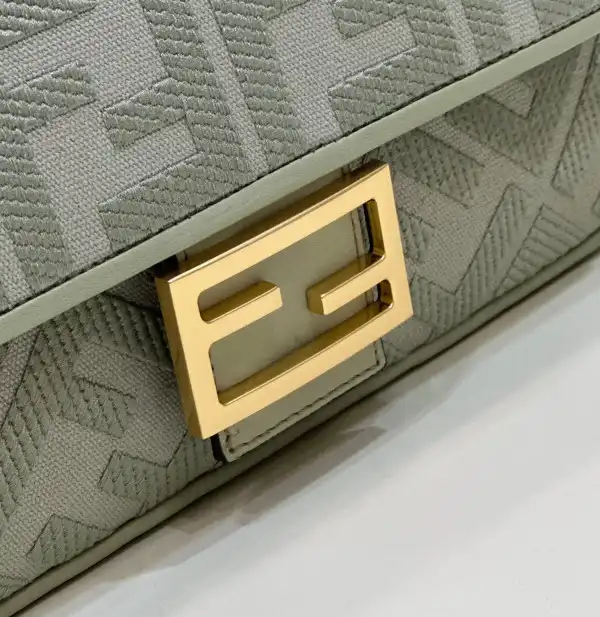 FENDI BAGUETTE-27*6*14CM