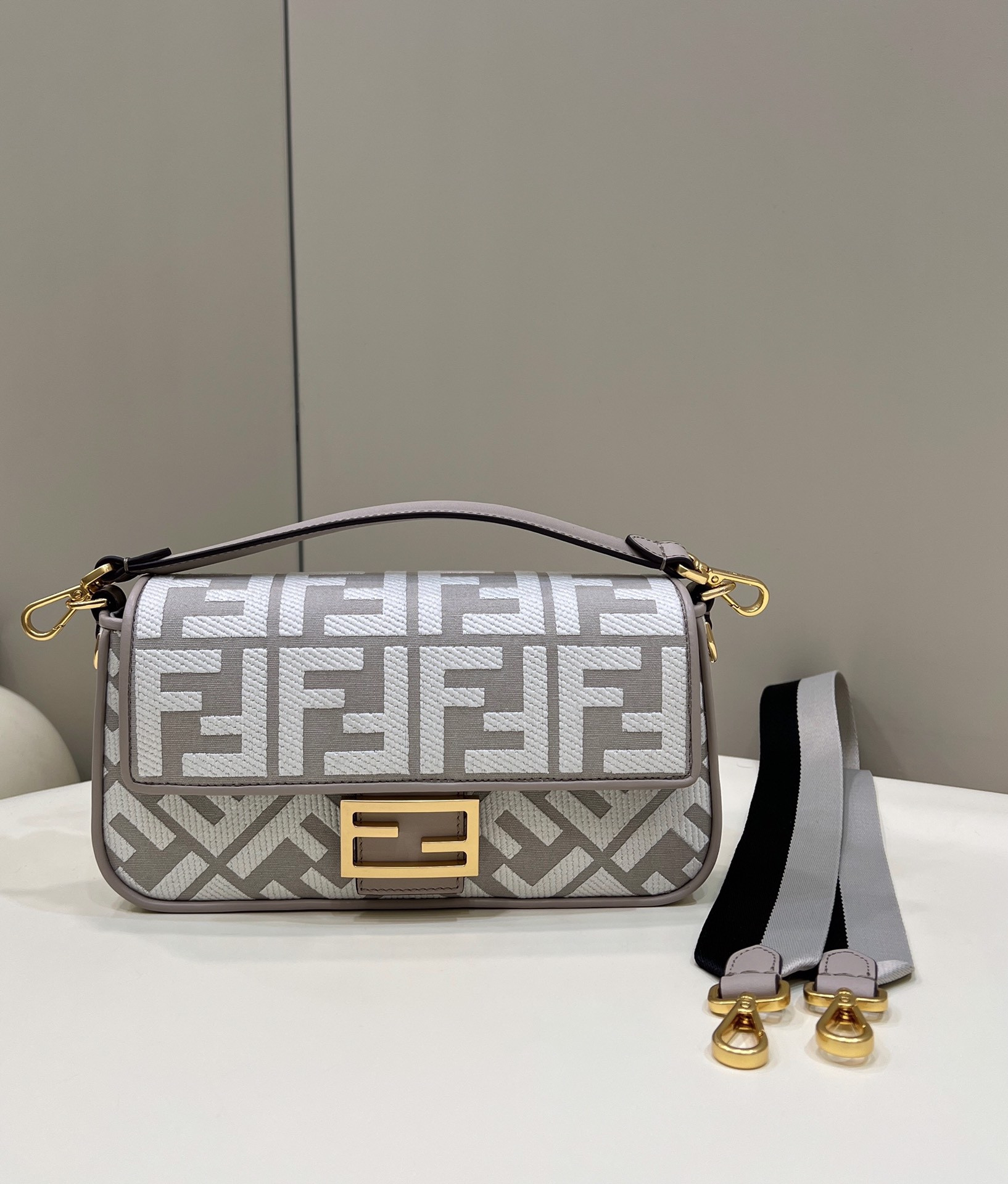 HOT SALE FENDI BAGUETTE-27*6*14CM