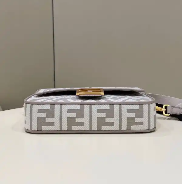 Bagsoffer FENDI BAGUETTE-27*6*14CM