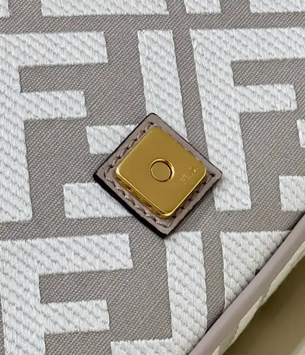 FENDI BAGUETTE-27*6*14CM