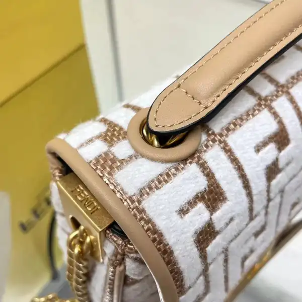 FENDI BAGUETTE CHAIN MIDI 397B98-24*14*7CM