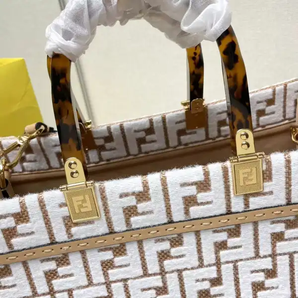 First bag ru Fendi Sunshine Medium-35*17*31cm