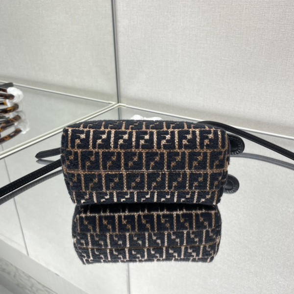 HOT SALE FENDI BAGUETTE CHAIN MIDI 397B98-24*14*7CM