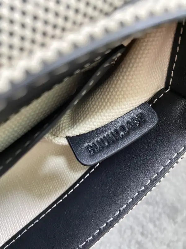 BURBERRY Note Crossbody Bag-25-8.5-18cm