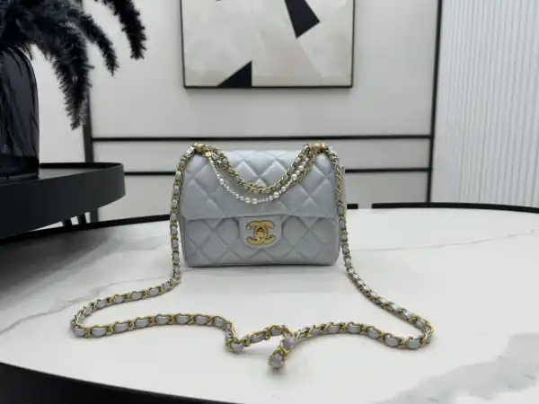 CHANEL FLAP BAG-14.5x19.5x7.5cm