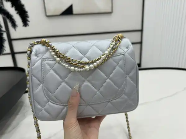 CHANEL FLAP BAG-14.5x19.5x7.5cm