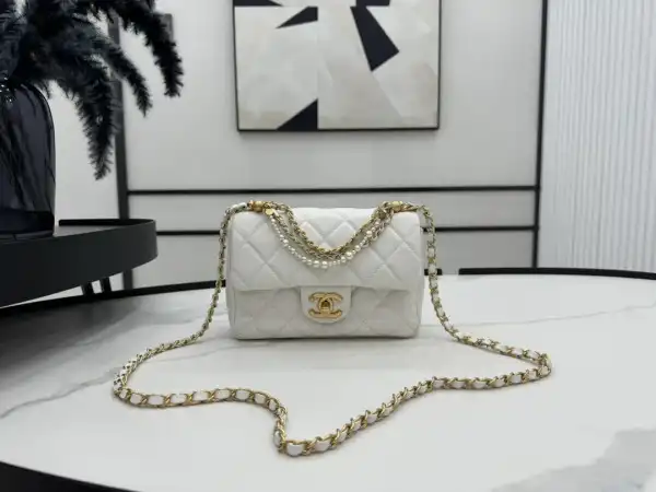 CHANEL FLAP BAG-14.5x19.5x7.5cm