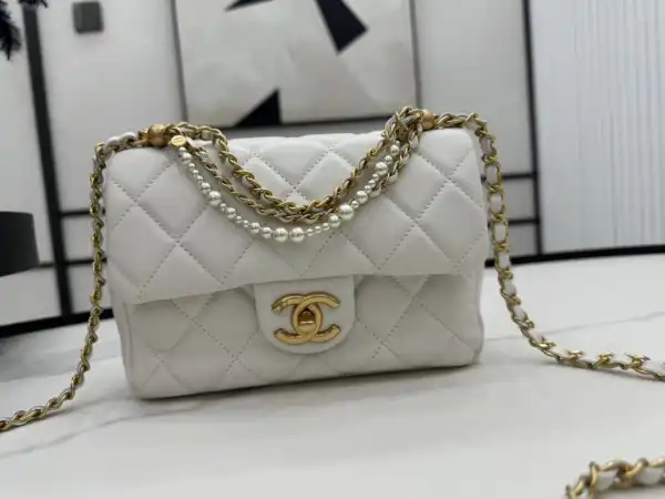 CHANEL FLAP BAG-14.5x19.5x7.5cm