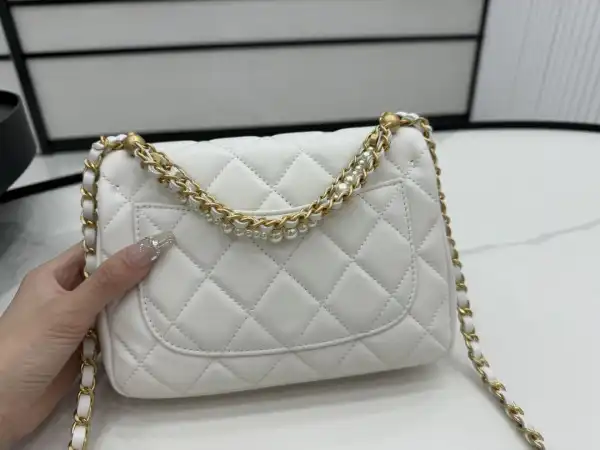 CHANEL FLAP BAG-14.5x19.5x7.5cm