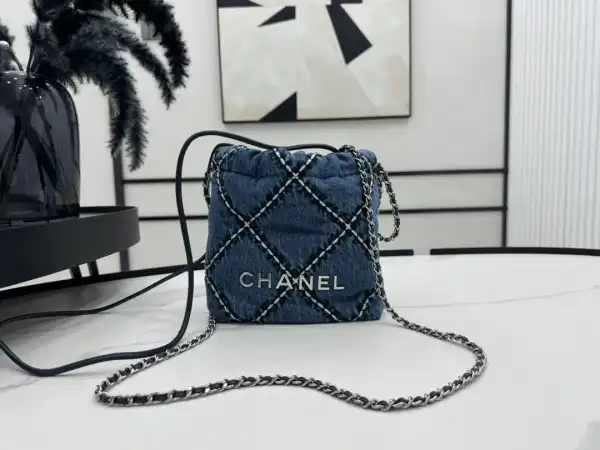 CHANEL 22 MINI HANDBAG -23*18.5*6CM