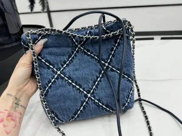 First bag ru CHANEL 22 MINI HANDBAG -23*18.5*6CM